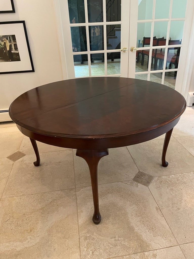 Vintage Queen Anne Round Dining Table - 12