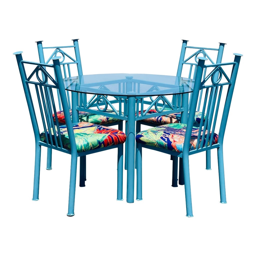 Vintage Mid Century Tropical Metal Dining Table With 4 Chairs: Beautiful & Bright Vintage Tropical Style Metal Table & 4 Marching Chairs. Round Glass Top. Colorful Flamingo Motif Custom Upholstery on Seats. Great vintage condition with only a few minor scratches