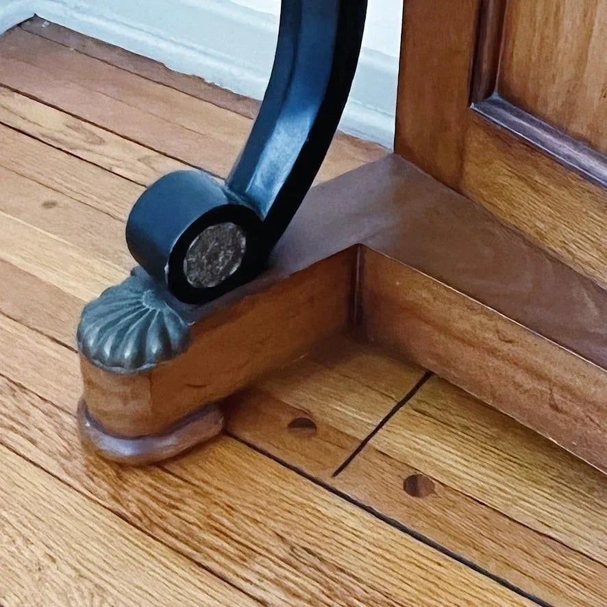 Mid-Century Neoclassical Revival Console Table in Burled Wood, Black Enamel and Brass Detail - 4