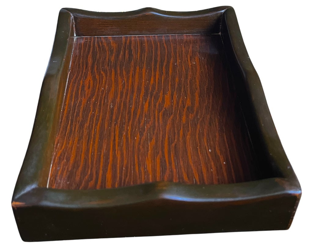 Vintage Handmade and Signed Quartersawn Oak Tray With Scalloped Edge Catchall Vide-Poche - 4
