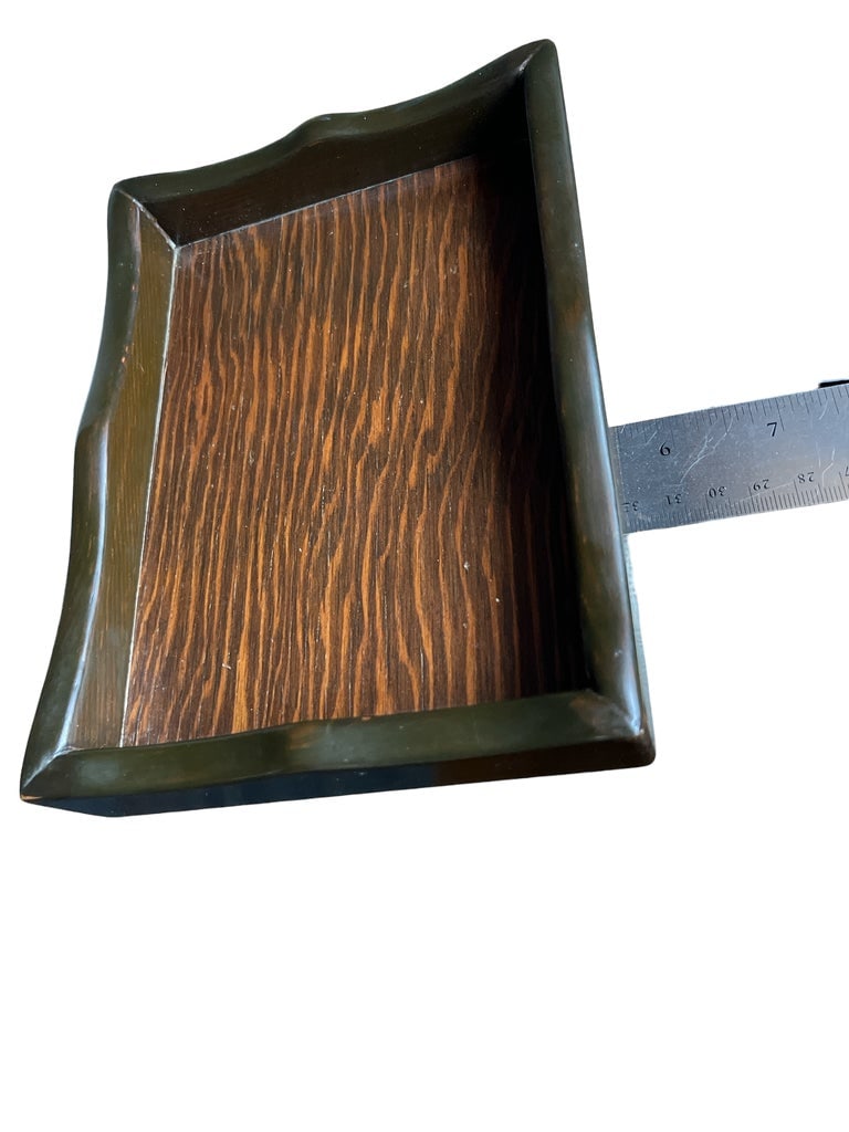 Vintage Handmade and Signed Quartersawn Oak Tray With Scalloped Edge Catchall Vide-Poche - 5