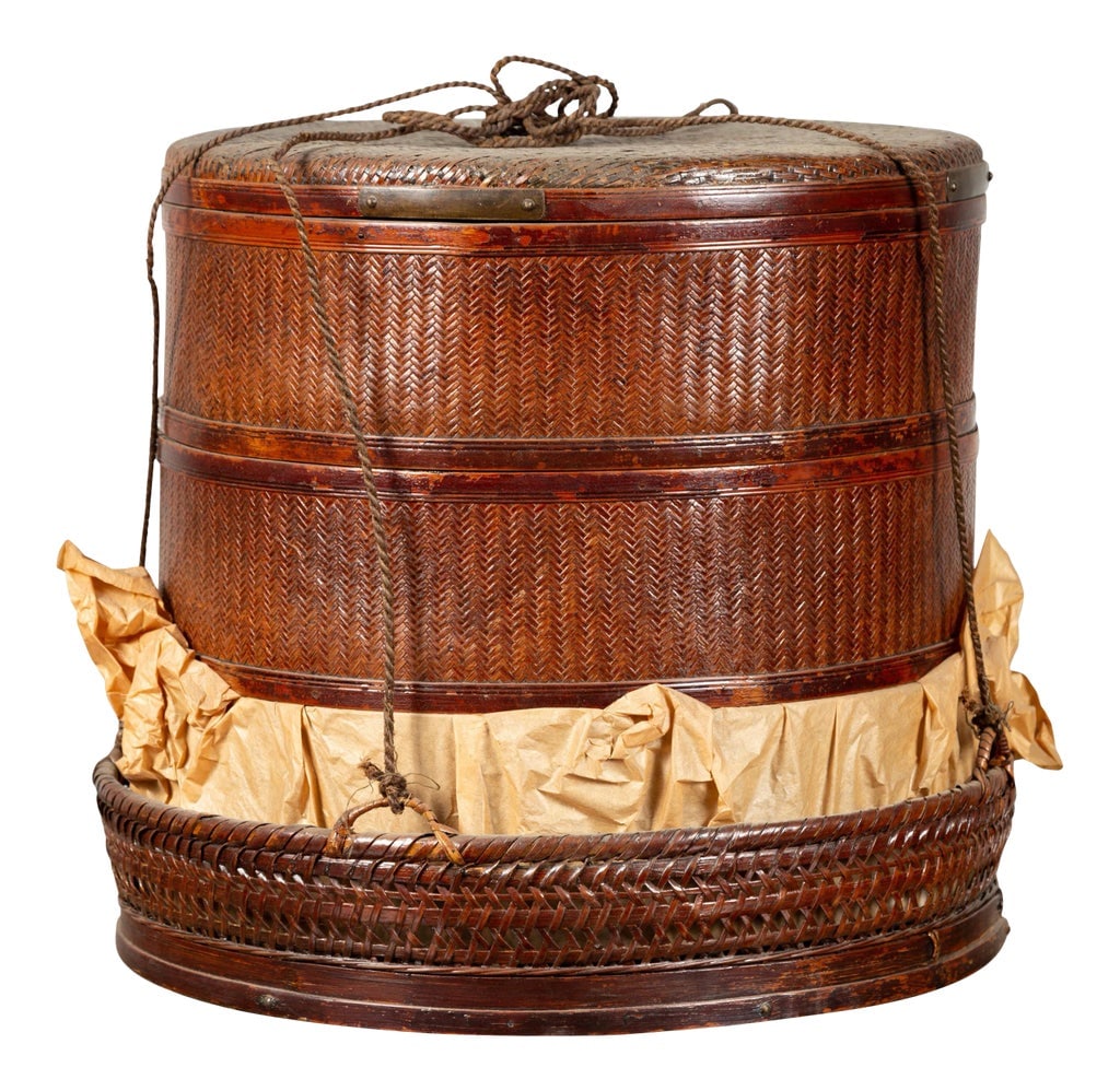 Chinese 19th Century Tiered Food Basket with Stacking Parts, Paper and Rope Ties: A Chinese antique tiered food basket from the 19th century, with stacking compartments, paper and rope ties. Born in China during the 19th century, this tiered food basket charms our eyes with its rus