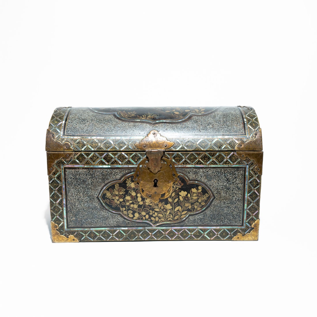 Namban Coffer, Urushi (Lacquer), Maki-e, Raden, Momoyama Period (1573-1615) (1 of 5)