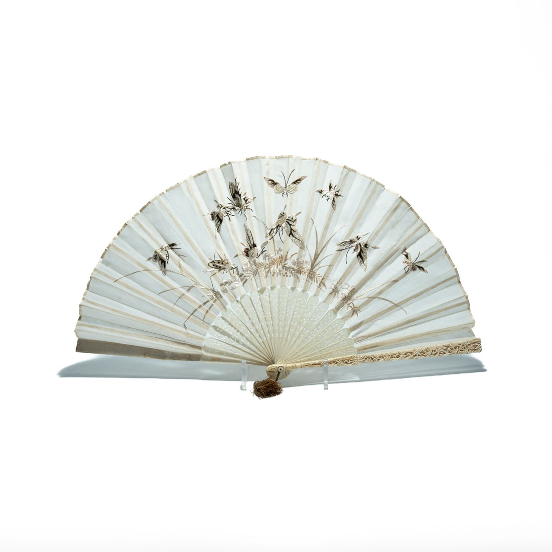 Chinese silk and bone hand fan with a black lacquer box 19th Century (1 of 6)