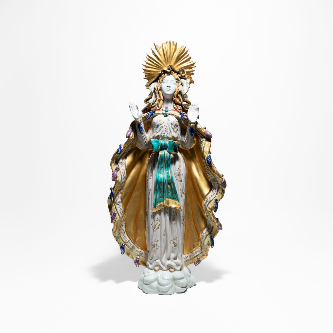 Assumption of the Virgin Mary School of Eugenio Pattarino (1885 - 1971): It is a polychrome terracotta or porcelain sculpture, featuring hand-applied gold leaf or gilt finishes. The piece showcases classic Mid-Century Florentine religious art, known for its delicate facial