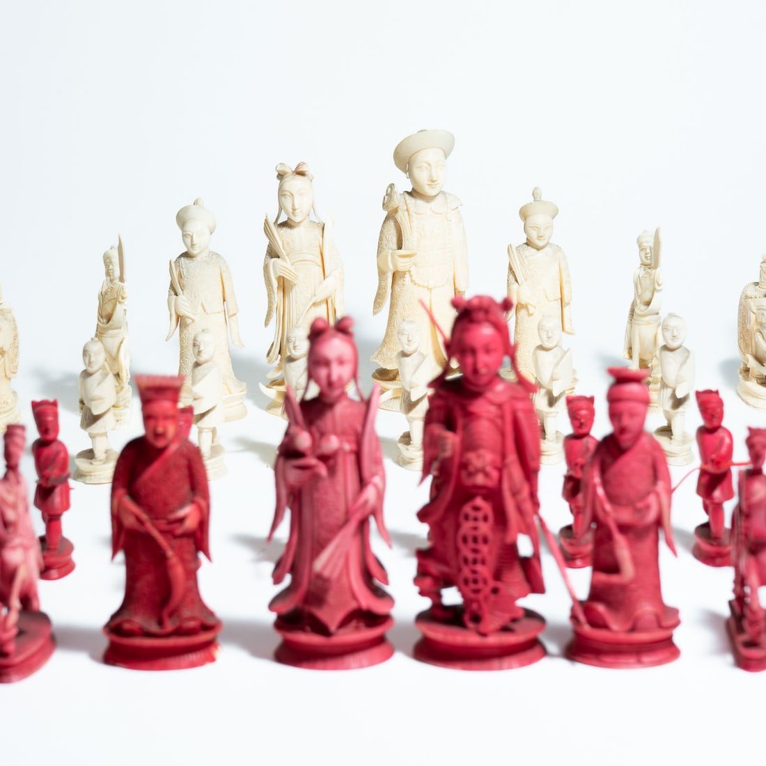 King George III vs. Chinese Emperor" export chess set A large Mid 19th C (1 of 4)