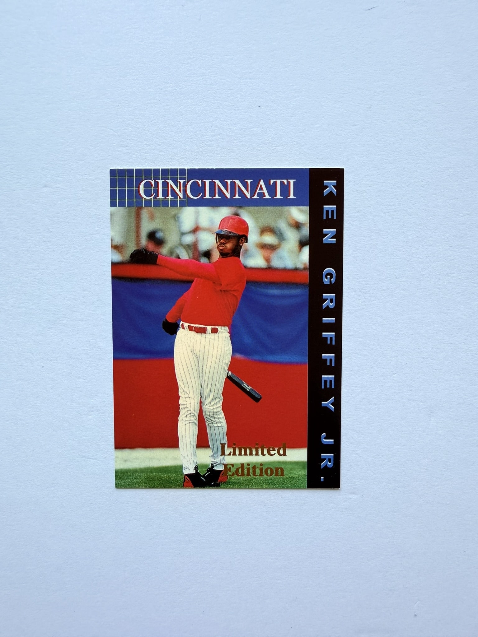 Ken Griffey Jr Cincinnati Limited Edition Card: Ken Griffey Jr. limited edition style card featuring Griffey during his Cincinnati Reds era. Nice collectible for Griffey and Reds fans alike.