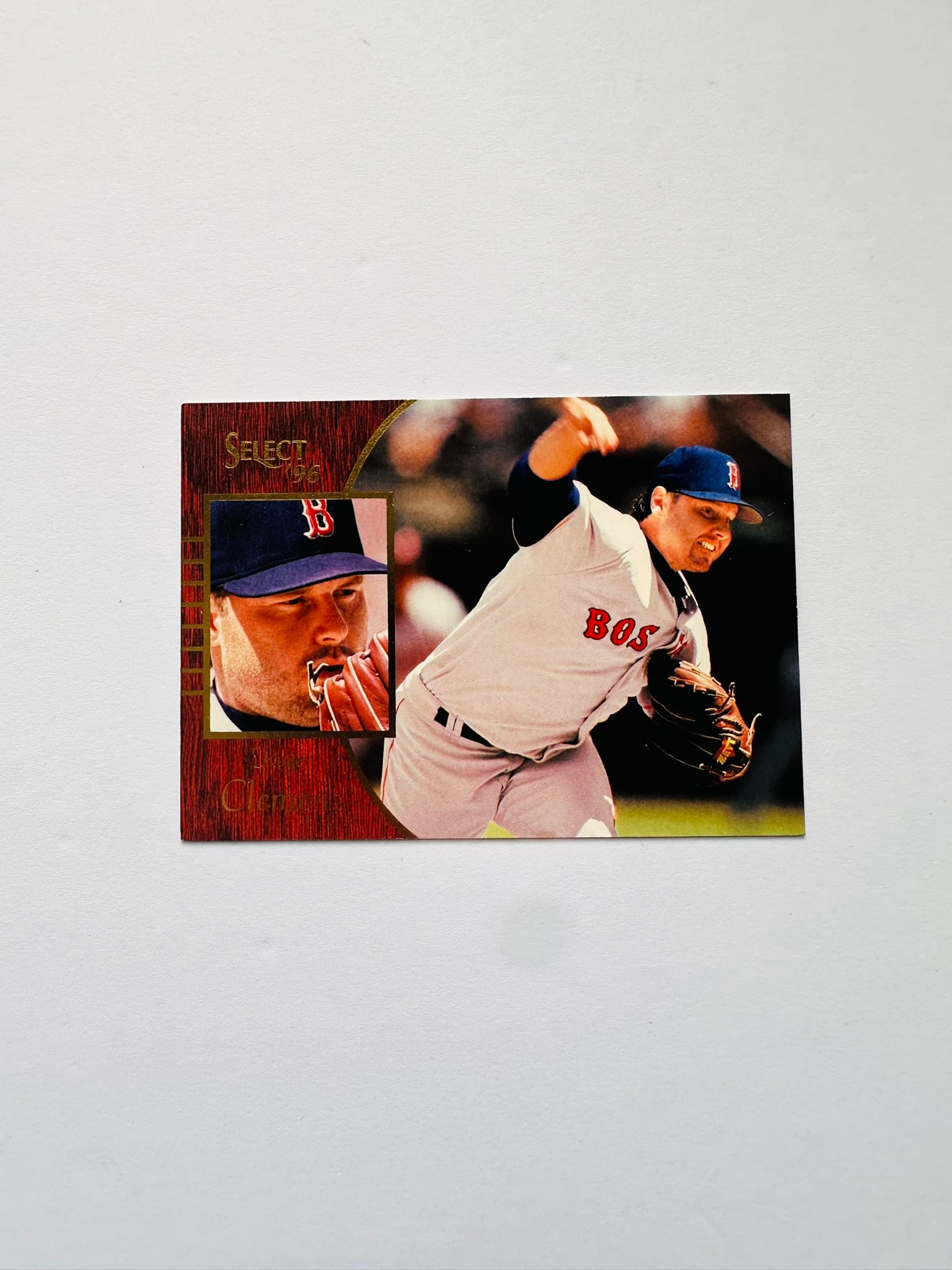 1996 Select #20 Roger Clemens Boston Red Sox: Select base card featuring Hall of Fame pitcher Roger Clemens with the Boston Red Sox.
