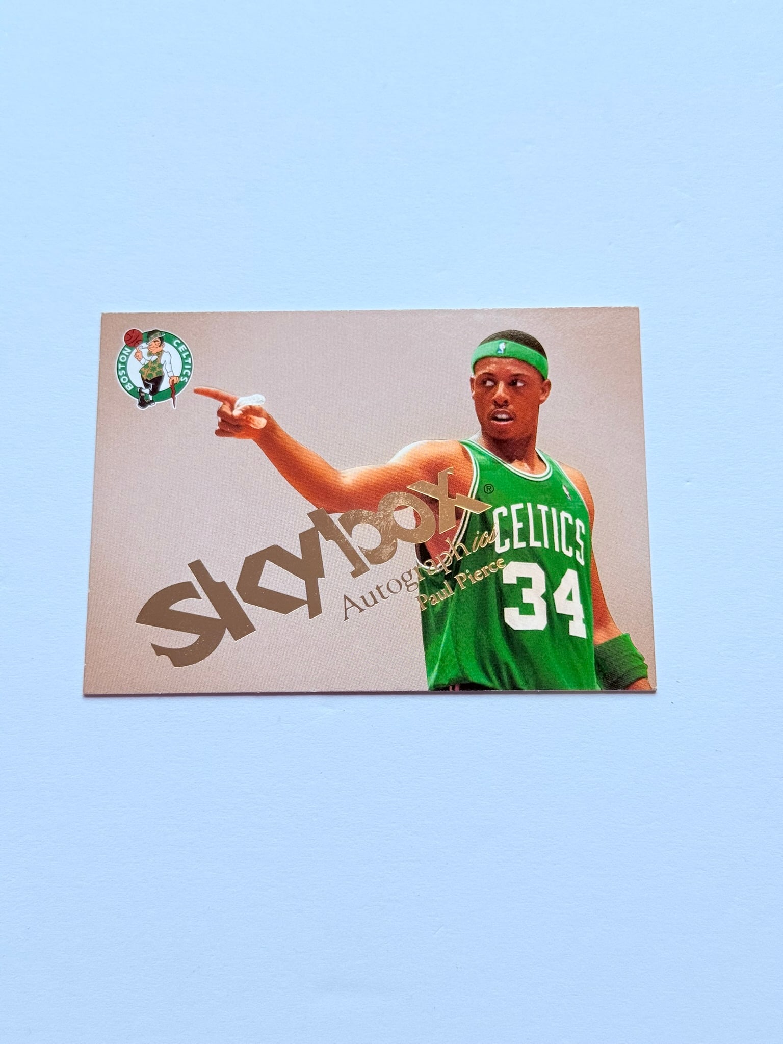 2003-04 Fleer Showcase Autographics #6 Paul Pierce Boston Celtics Insert Card (1 of 2)