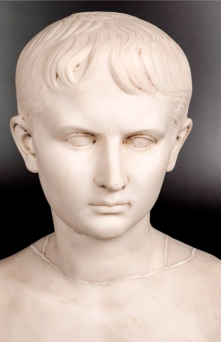 Grand Tour Octavian Augustus Carrara Marble Portrait Bust 18th-19th C.: Grand Tour Octavian Augustus Carrara Marble Portrait Bust 18th-19th C.. Grand Tour-style portrait bust of Octavian Augustus, described as carved Carrara marble and dating to the 18th-19th century. Arc