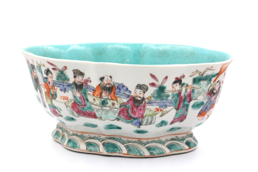 A Finely Famille-rose Enamelled 'Eight Immortals' Bowl