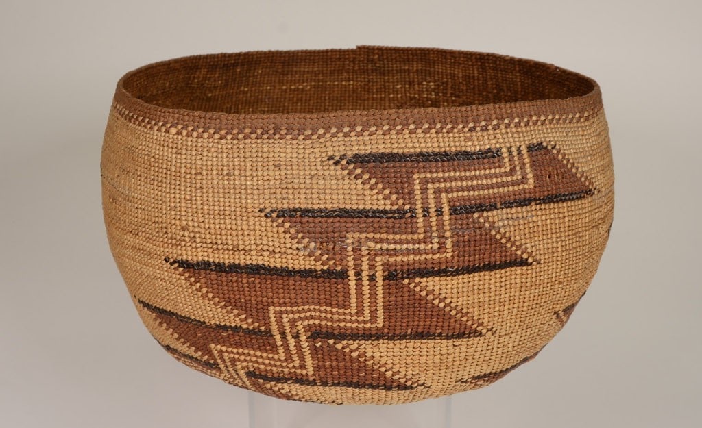 Circa 1900 Karuk Northern California Storage Basket (1 of 11)