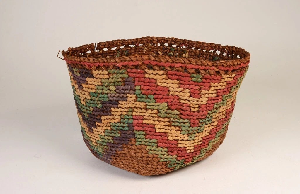 Quinault Basket ca. 1910 5 1/8 in H x 6.5 in W Excellent Condition (1 of 5)