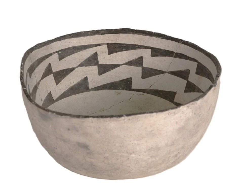 Anasazi Pottery "Pour" Bowl, Black on White (1 of 9)