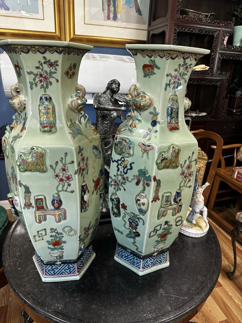Pair of Chinese Export Porcelain Vases, Qing Dynasty, 25 in. (1 of 6)