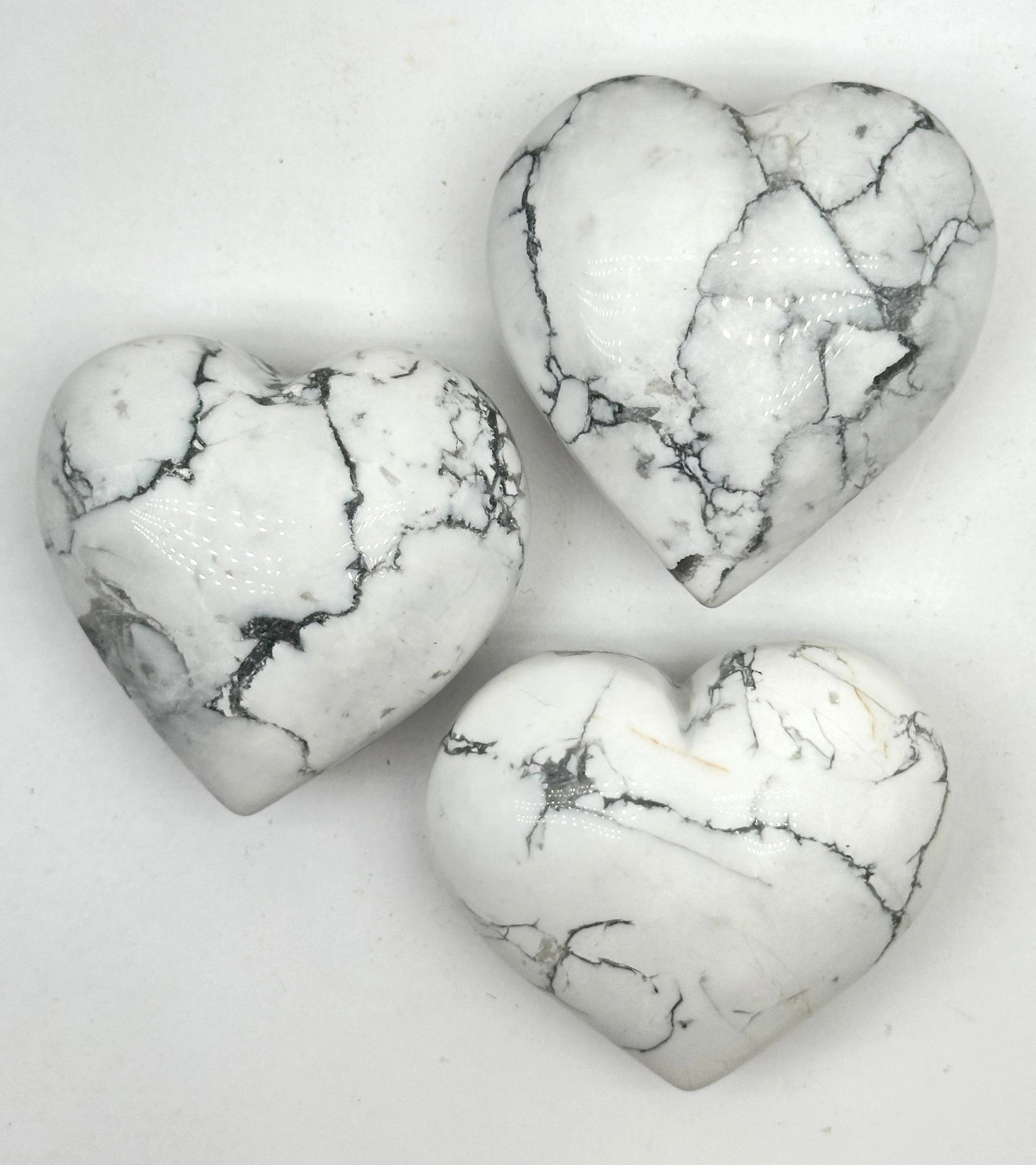 3 Howlite Hearts 335 Grams: 3 Howlite Hearts
