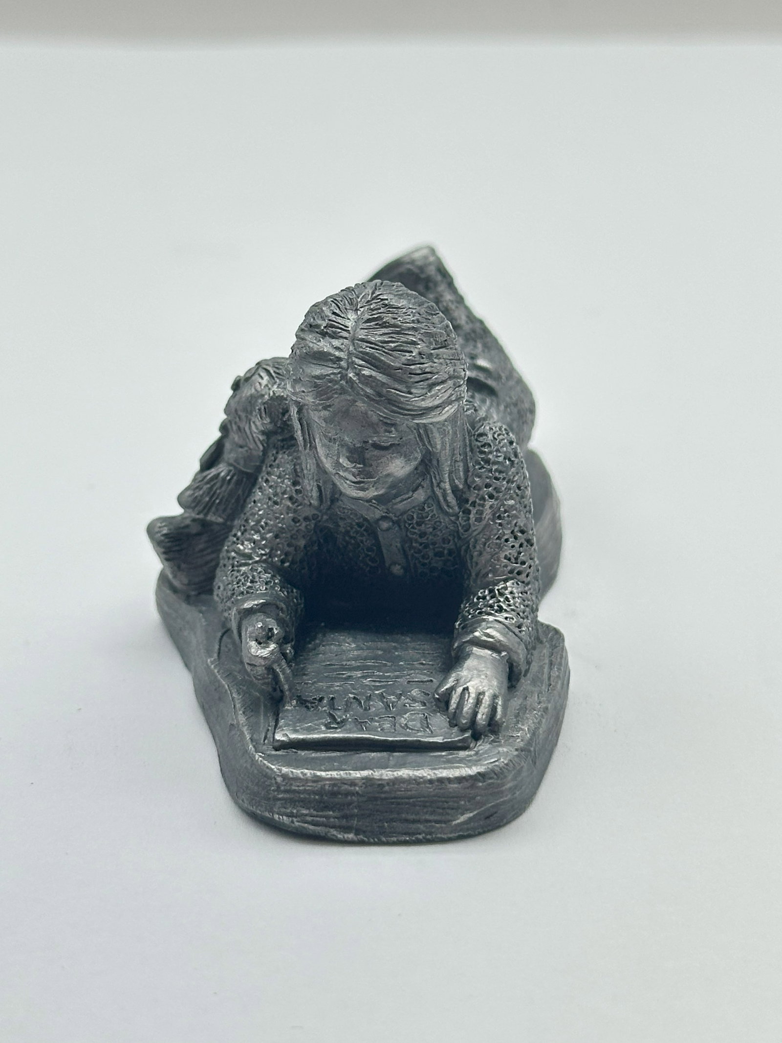 1995 Michael Ricker pewter figurine titled "The Gift of Love" 318 Grams (1 of 6)