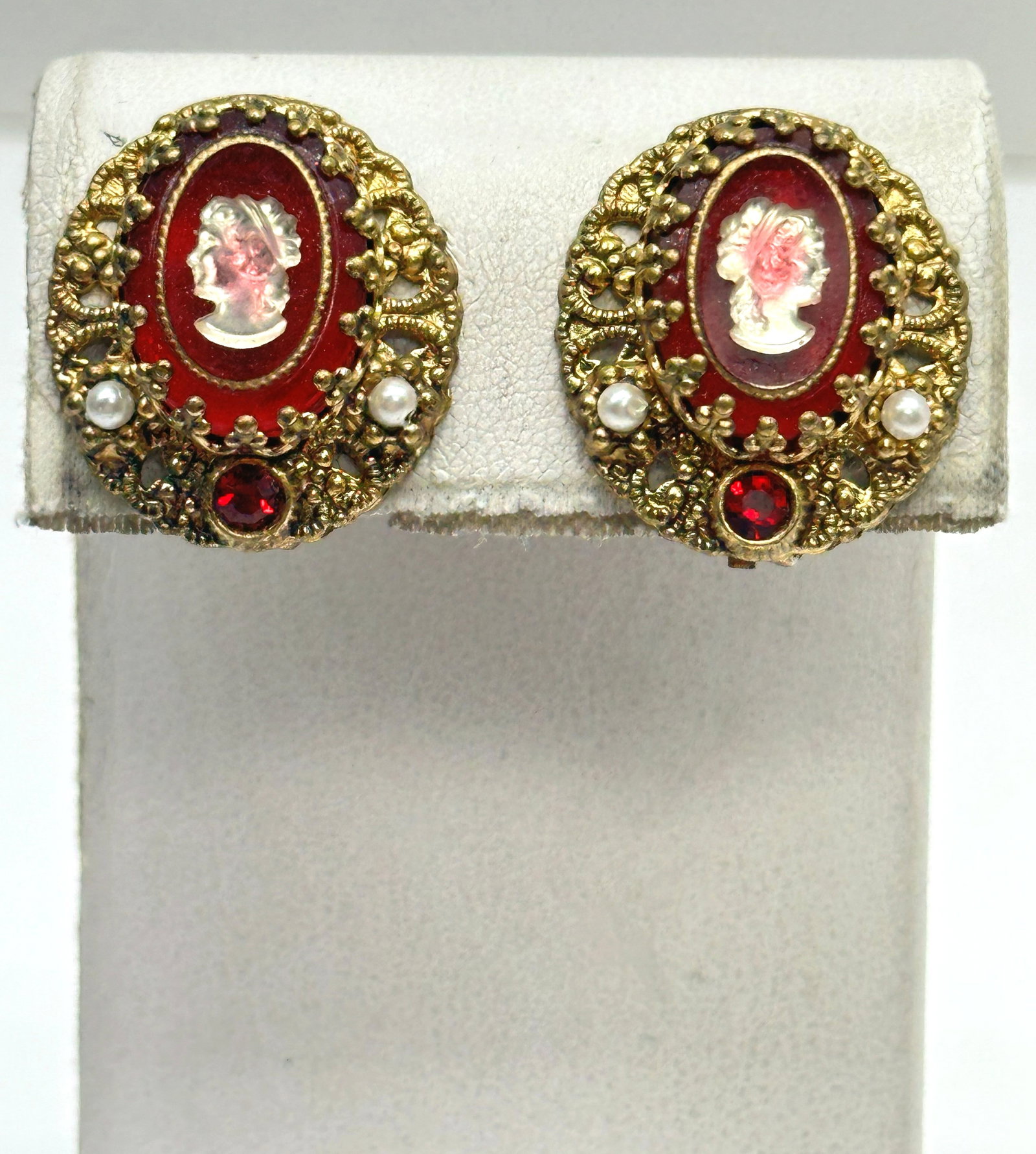 Vintage West Germany Cameo Earrings 10 Grams: Vintage West Germany Cameo Earrings 10 Grams
