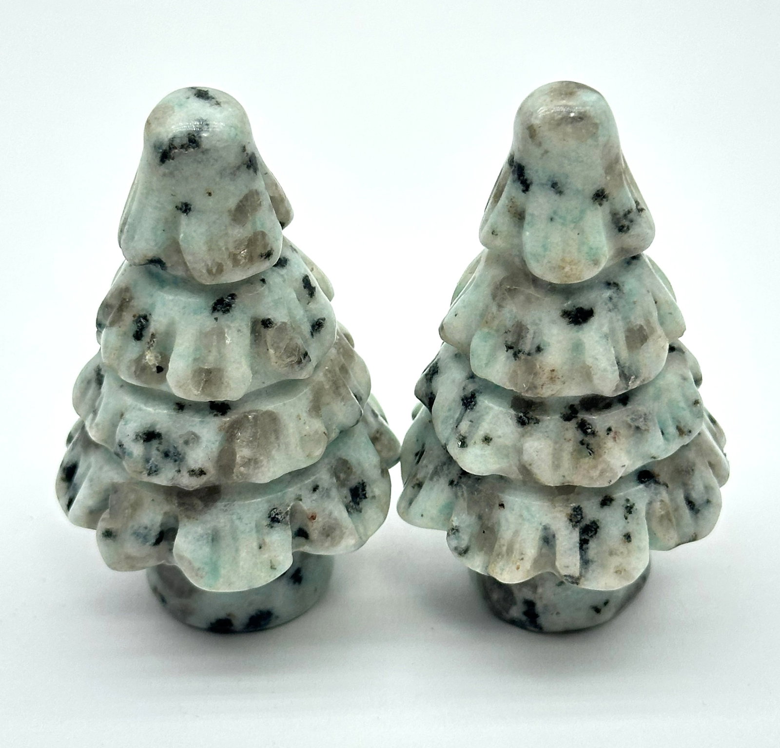 2 Lg Carved Kiwi Jasper Christmas Trees 79 Grams (1 of 2)