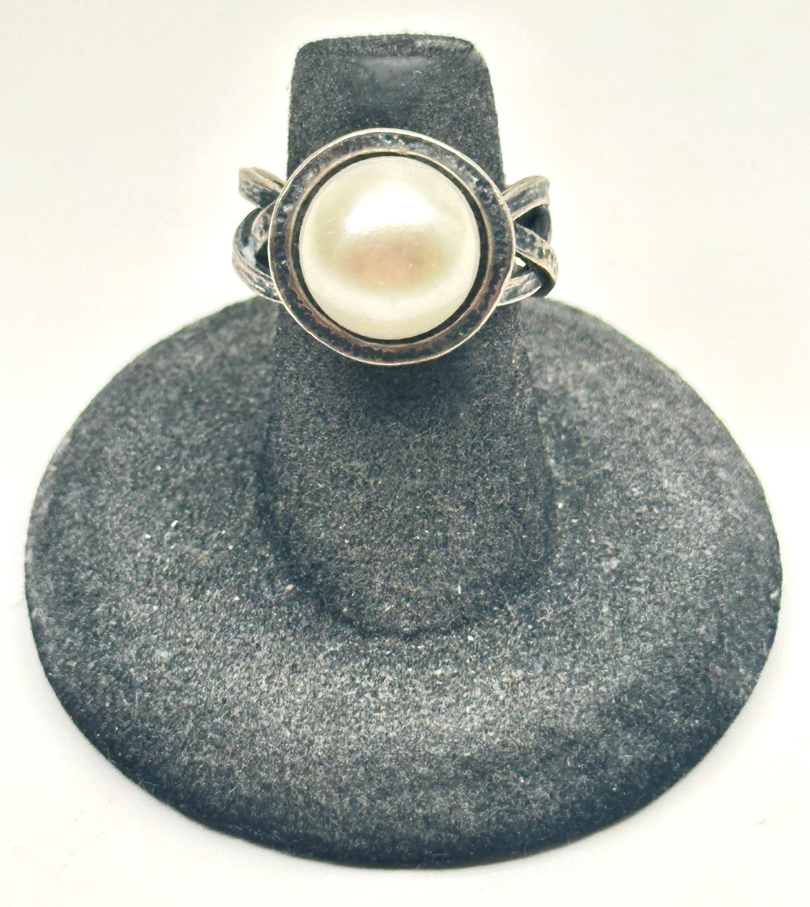 Sterling Israel Pearl Ring 8 Grams Size 6.25: Sterling Israel Pearl Ring 8 Grams Size 6.25