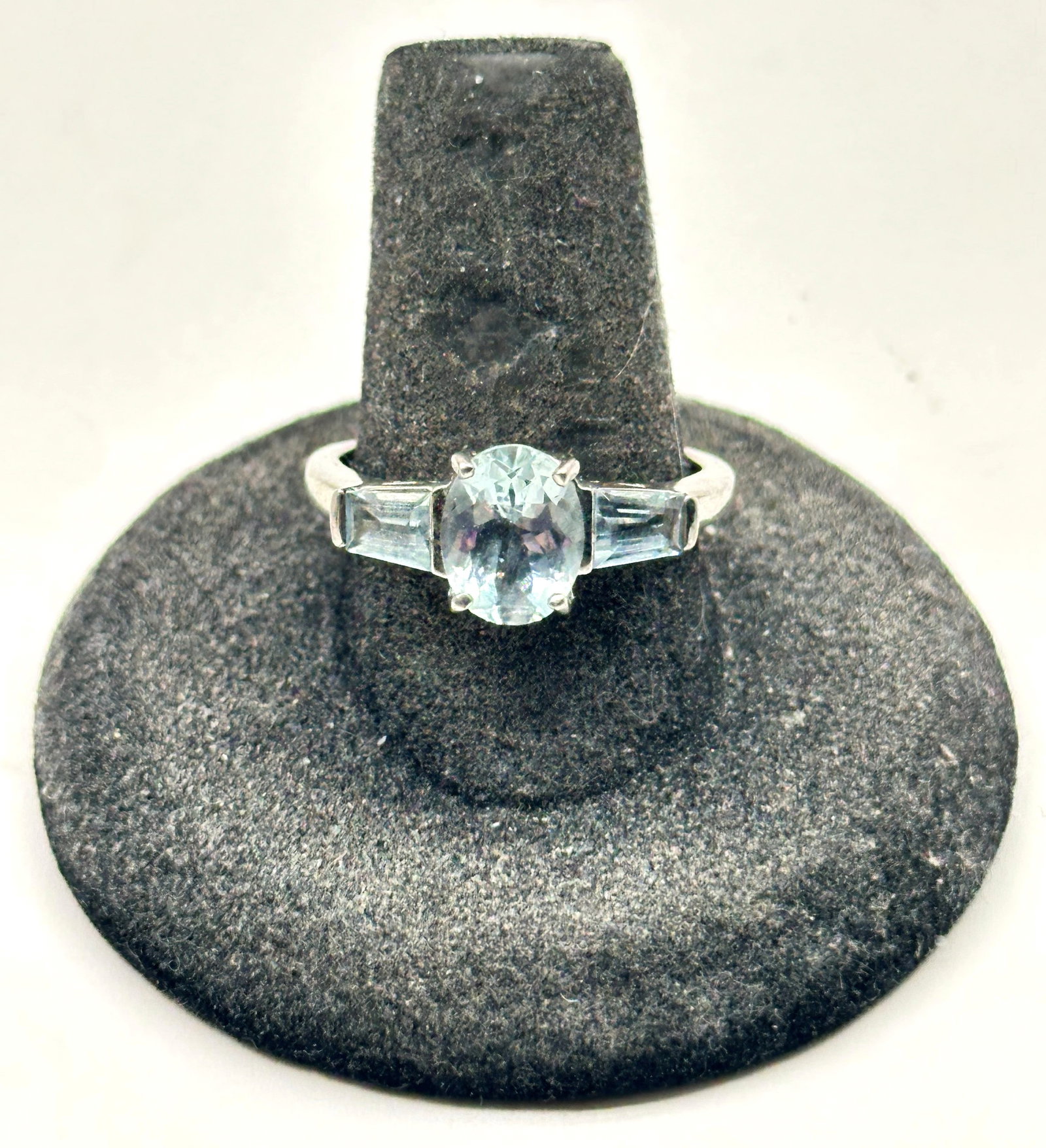 Sterling Blue Topaz Ring 3 Grams Size 9 (1 of 3)