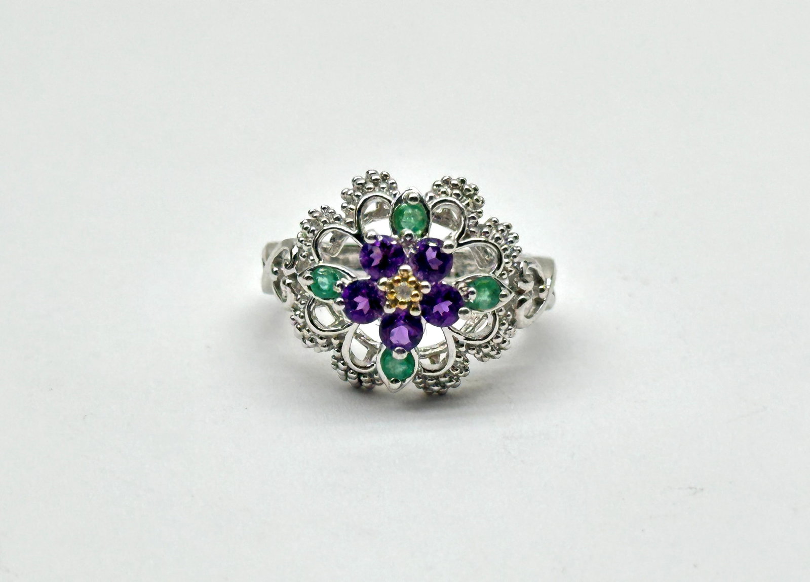 Sterling Multi-Gemstone Ring 4 Grams Size 6.25: Sterling Multi-Gemstone Ring 4 Grams Size 6.25
