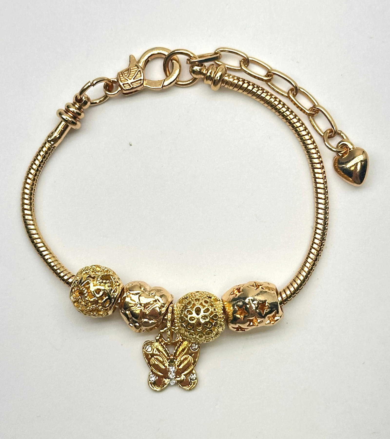6.5" Gold Tone Bracelet 18 Grams: 6.5" Gold Tone Bracelet 18 Grams It is Magnetic So Its NOT Gold
