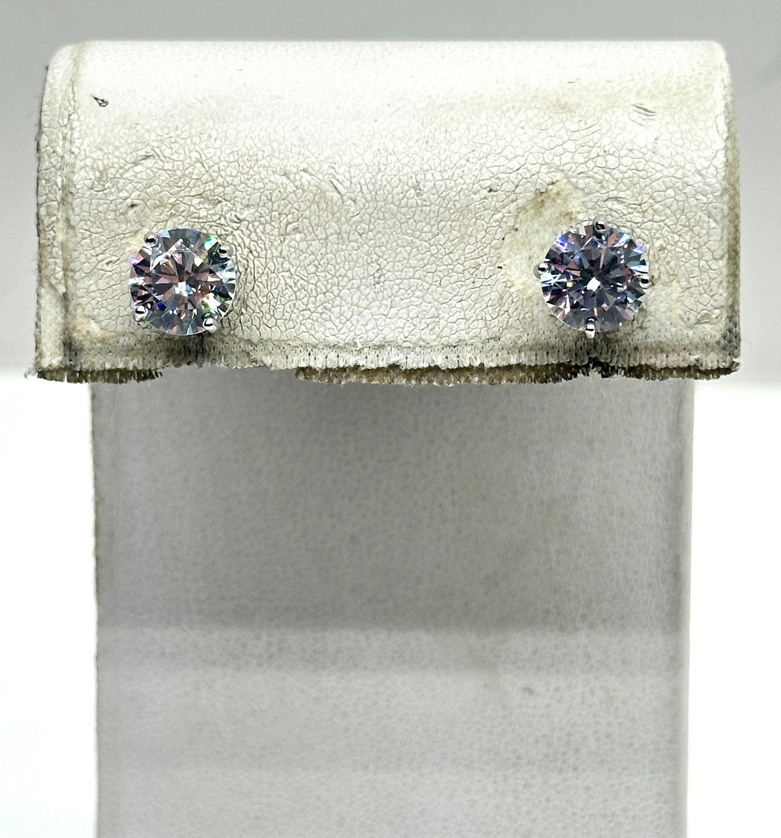 Sterling Stud Earrings 3 Grams: Sterling Stud Earrings 3 Grams