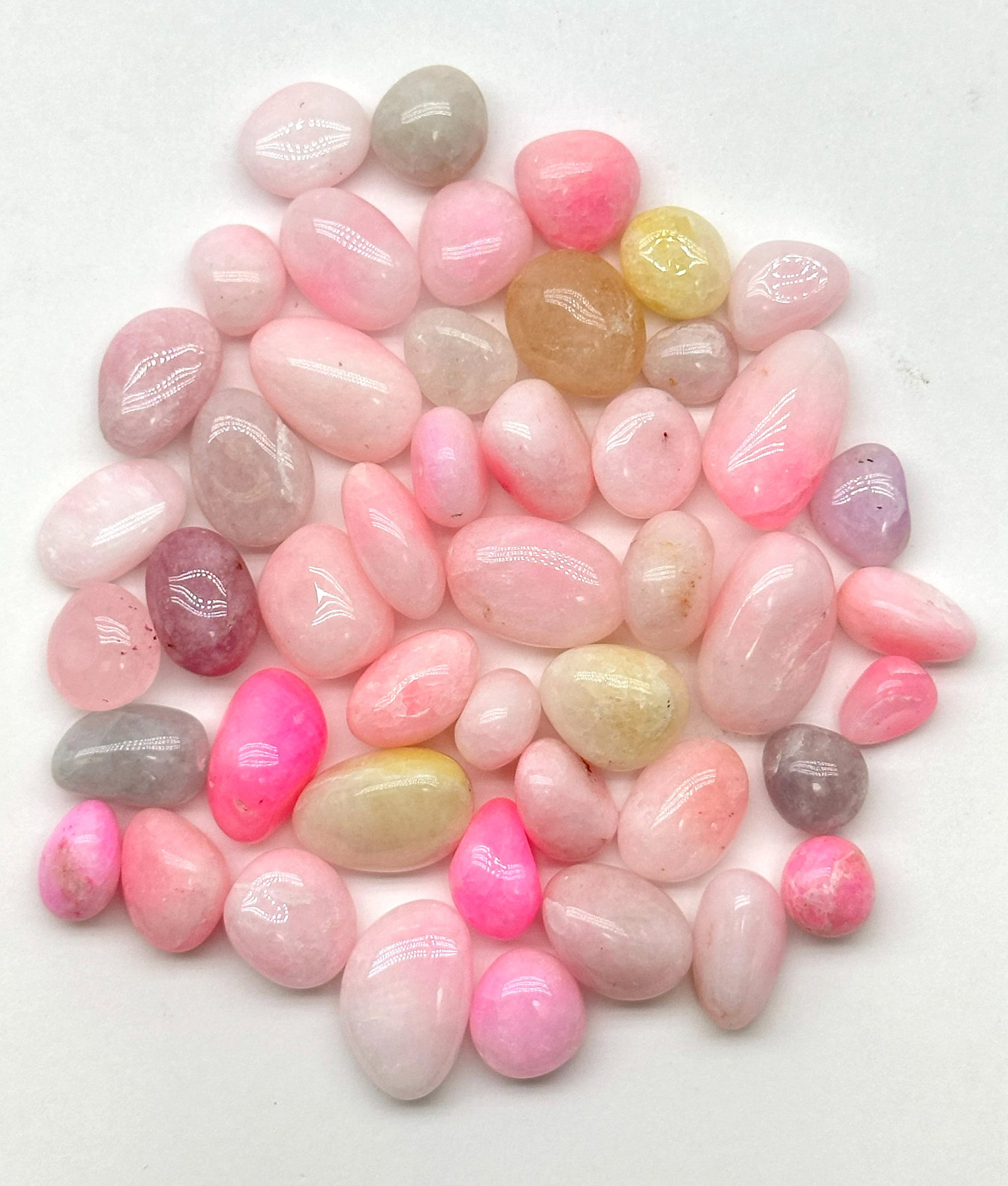 Bubble Gum Quartz 100 Grams (1 of 2)