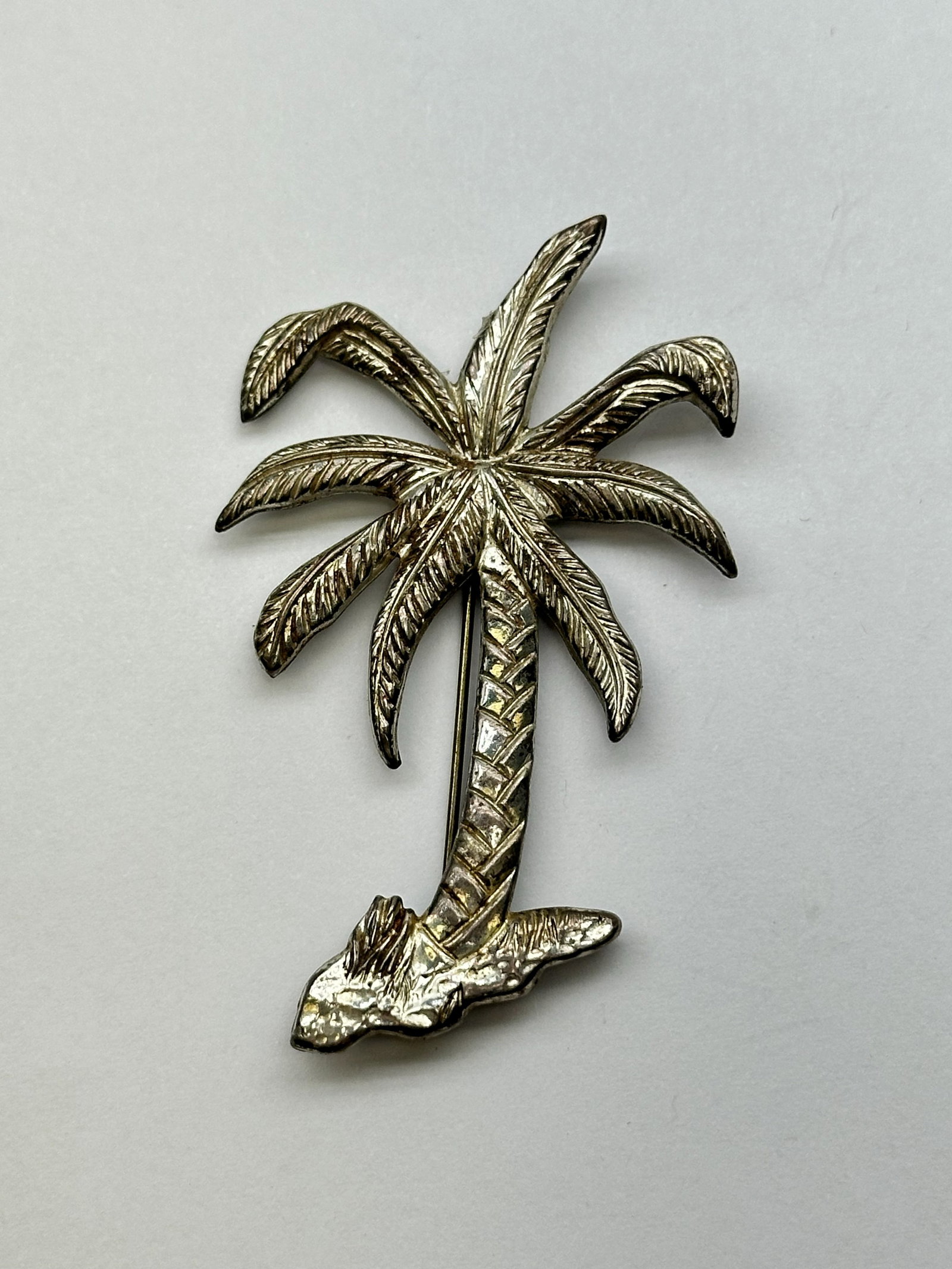 Sterling 1950's Brooch 5 Grams (1 of 2)