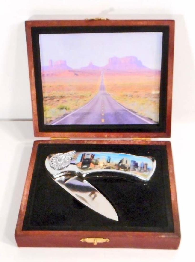 VINTAGE POCKET KNIFE IN CASE: 4" long closed. Handle needs to be reglued