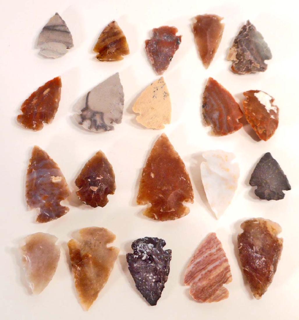 LOT OF 20 OHIO FLINT ARROWHEADS (1 of 1)