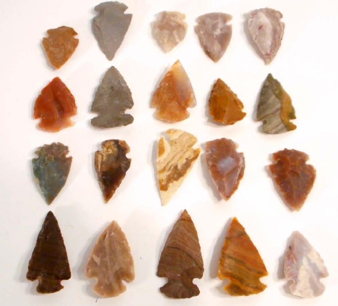 LOT OF 20 OHIO SPEAR HUNTING FLINT ARROWHEADS: N/A