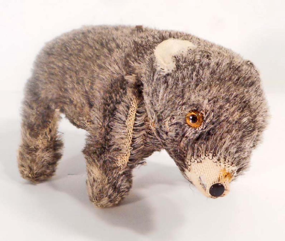 VINTAGE KEY WIND MOHAIR TOY BEAR (1 of 1)