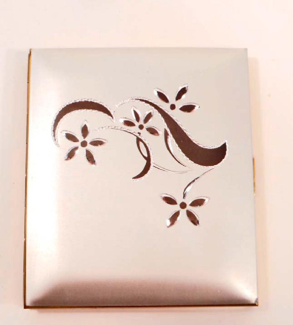 VINTAGE MARSHALLS 5TH AVE. COMPACT: Hand engraved
