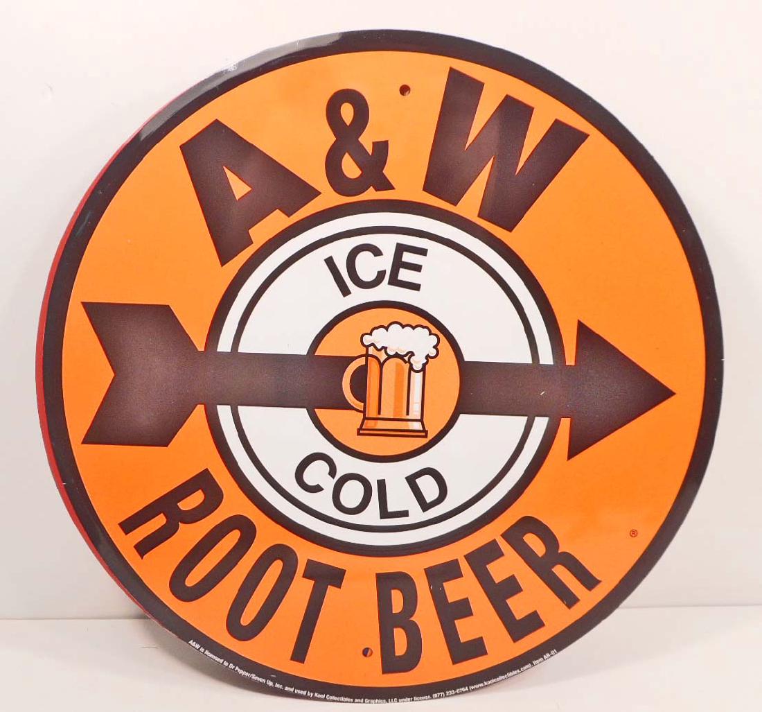 A AND W ROOT BEER ADVERTISING METAL SIGN: 12" DIAM