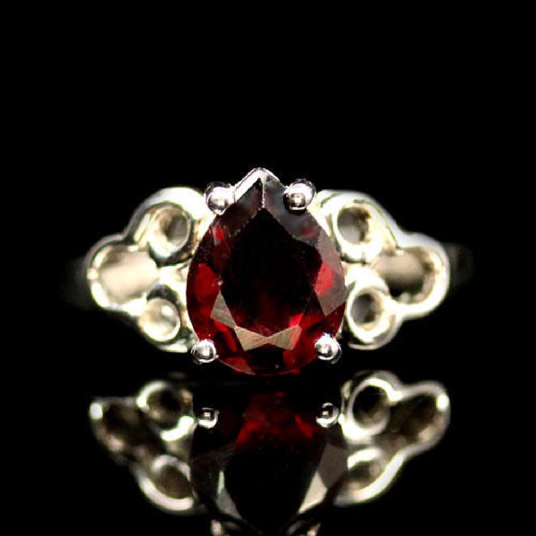 STERLING SILVER ORANGE RED GARNET RING - SZ. 7: N/A