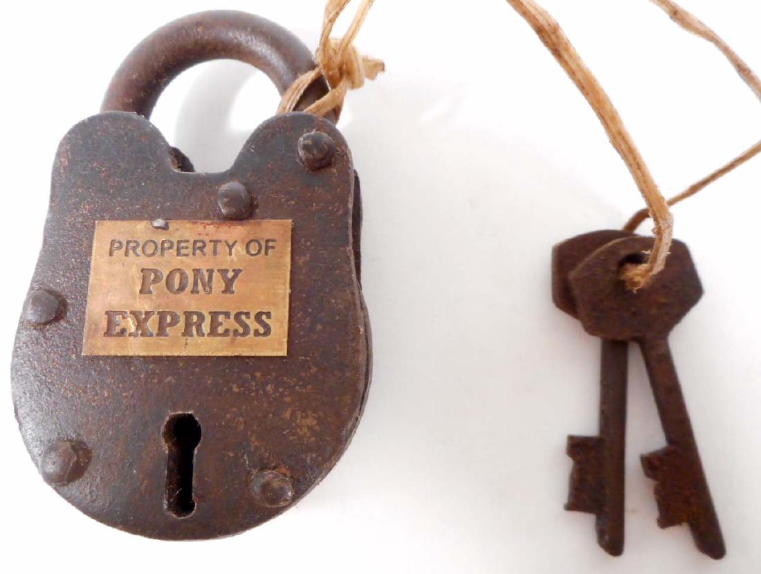 CAST IRON PONY EXPRESS GATE LOCK W/ KEYS: 3" tall