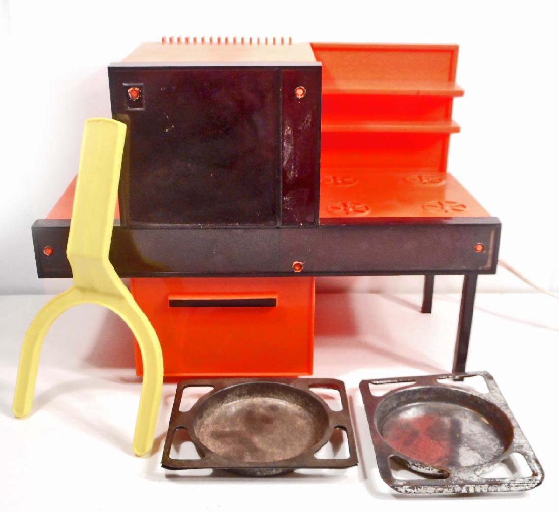 VINTAGE ORANGE & BLACK EASY BAKE OVEN: 11" TALL