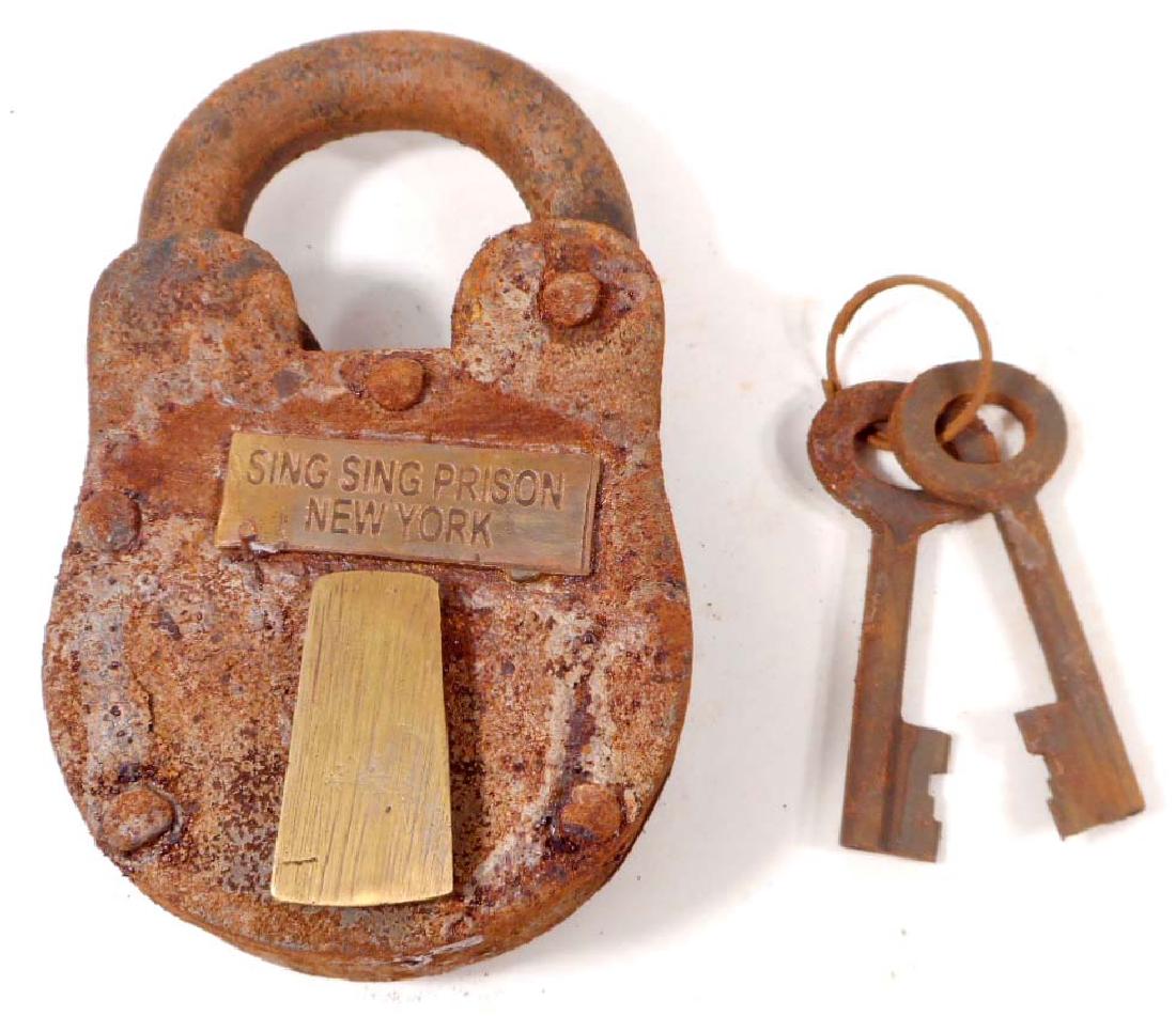 CAST IRON SING SING PRISON PADLOCK W/ KEYS: Approx. 4.5" tall
