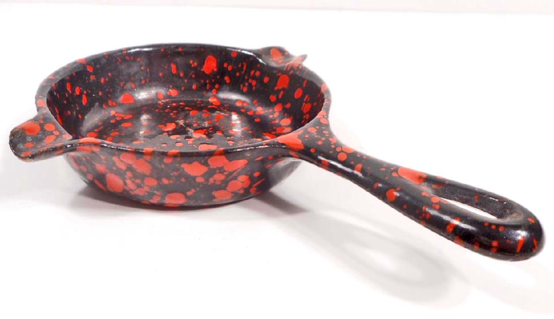 VINTAGE WAGNER WARE CAST IRON SKILLET ASHTRAY: 6.25" long