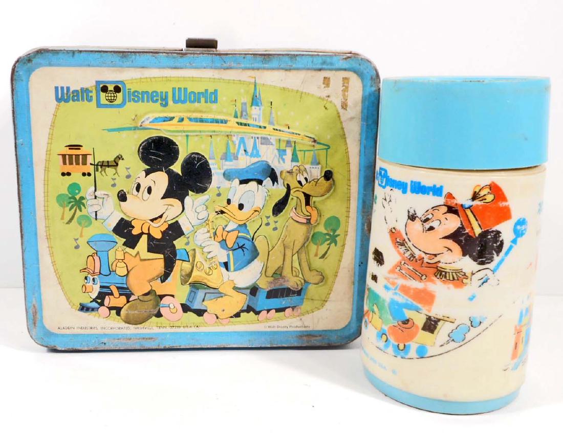 VINTAGE ALADDIN WALT DISNEY WORLD METAL LUNCH BOX W/: Needs a new handle