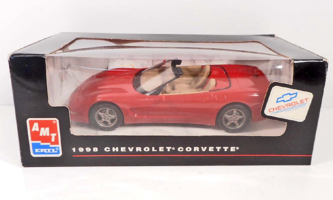 1998 CHEVROLET CORVETTE MODEL TOY CAR MINT IN BOX RED: n/a