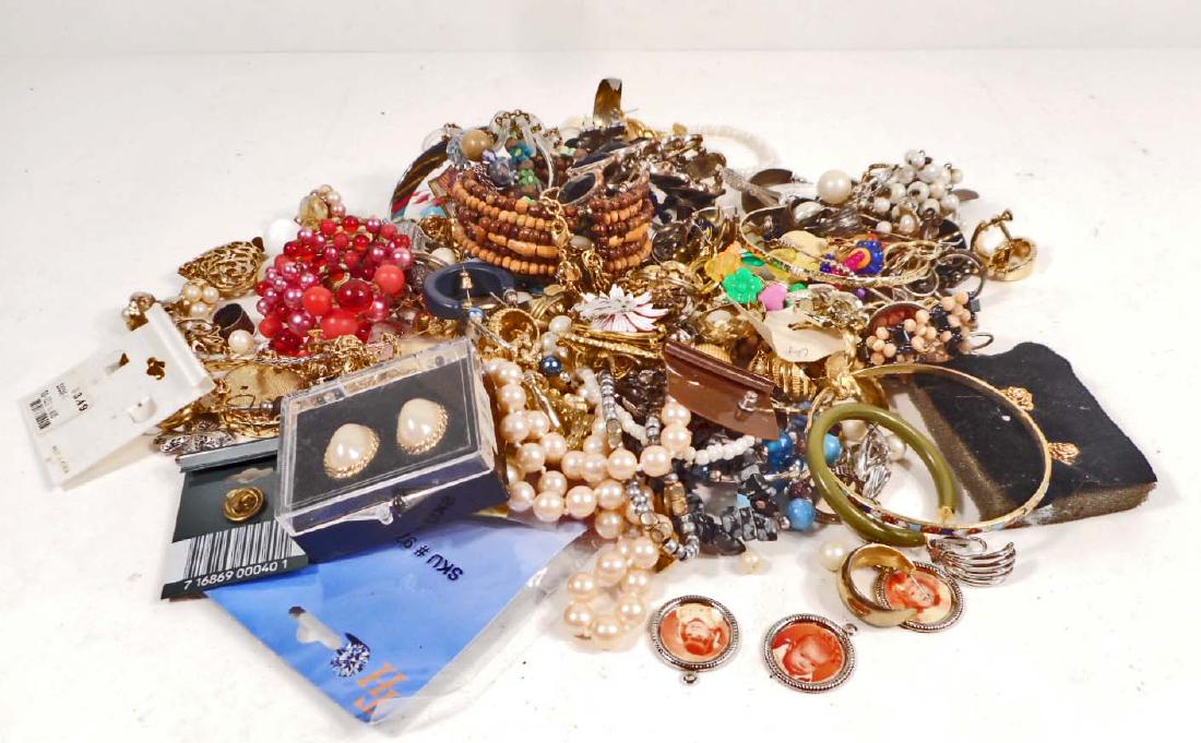 LARGE LOT OF VINTAGE JEWELRY - TRAFARI, MONET, SARAH: Not all pieces are marked. Lot is full of Earrings, Necklaces, Pins, Bracelets, more
