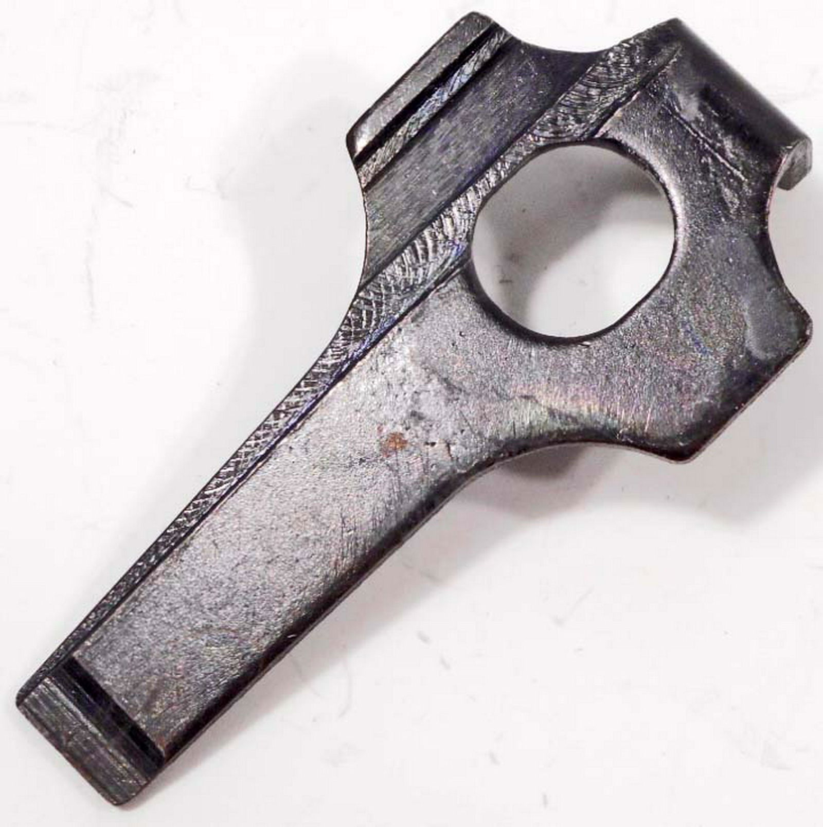 GERMAN PARABELLUM P O 8 LUGER PISTOL LOADING/ TAKE DOWN: Measures 1" wide by 1 15/16" long. The piece is stamped with a waffen ampt eagle and is marked 'WaA 140' below. Machined blued steel construction.