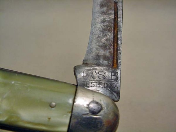 2 VINTAGE CASE POCKET KNIVES: *2 TIMES THE MONEY - YOUR BID IS PER ITEM* Incl. Case Tested 2-blade, 1 blade needs repair and Case XX 3347HP 3-dot knife.