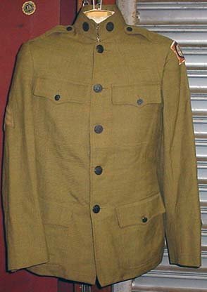 WW1 US ARMY TUNIC W/ 82ND DIVISION PATCH FOR RUNNE: Overseas Stripe, Sgt. Stripes, US corp fo Engineers Collar Disc's. Has a few moth nips.