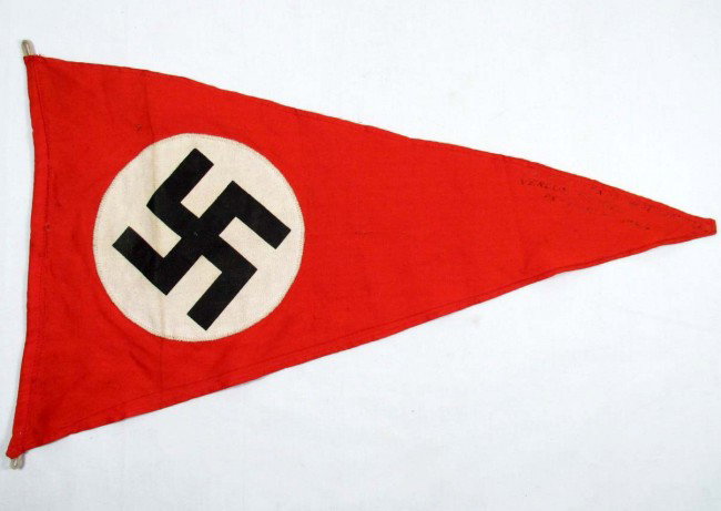 WW2 GERMAN NAZI POLITICAL NSDAP SA VEHICLE STAFF C: WW2 GERMAN NAZI POLITICAL NSDAP SA VEHICLE STAFF CAR PENNANT - Approx. 9.75" by 17.25". 3 piece machine sewn cotton construction. Ink signed that reads Verdun towards the tip.
