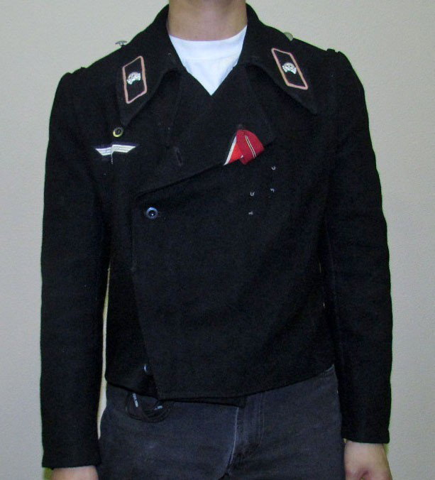 WW2 GERMAN NAZI ARMY PANZER TANK KORPS WRAPPER TUN: Medium size. Incl. panzer breast eagle, pink piped collar tabs and iron cross and easter front medal ribbons sewn on the flap. Black wool.