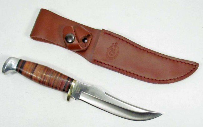 COLT LARGE CLIP POINT HUNTING KNIFE W/ STACKED LEA: Approx. 10" long overall